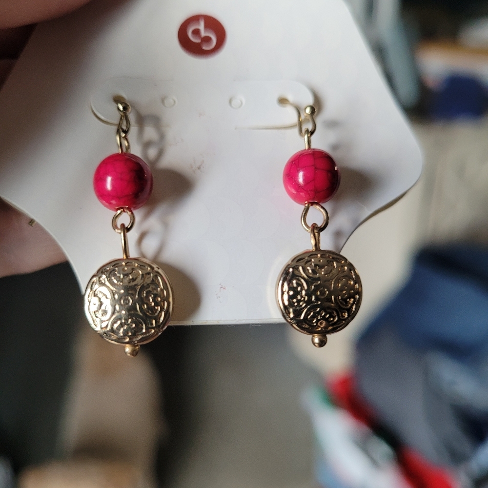 Women's earings